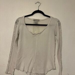 Women's White Lace Sleeve Top